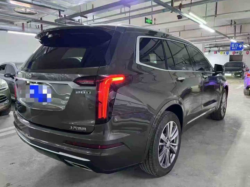 成都20年凯迪拉克XT68
