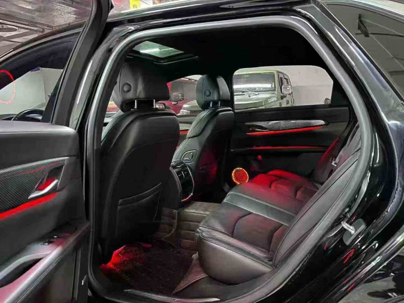 成都21年凯迪拉克CT64