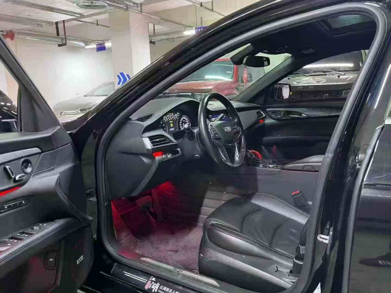 成都21年凯迪拉克CT66