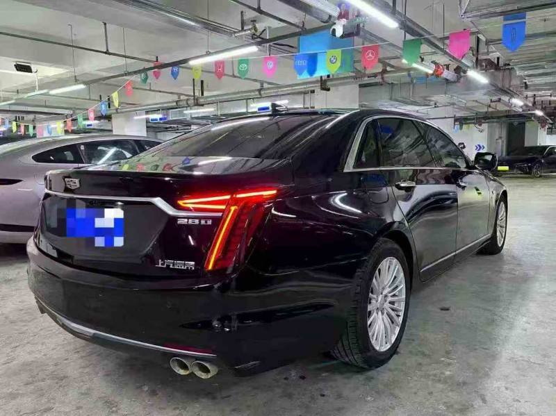 成都21年凯迪拉克CT68