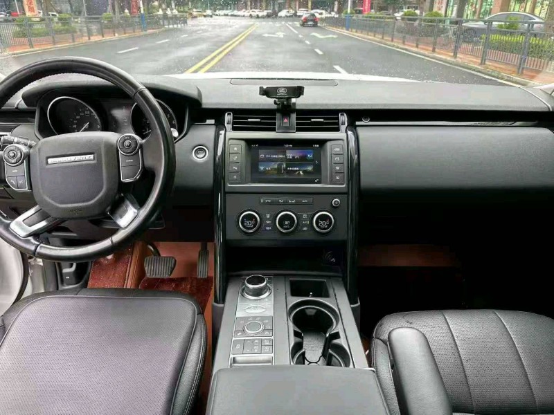 广州18年路虎发现5