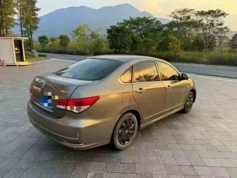 广州16年日产轩逸6