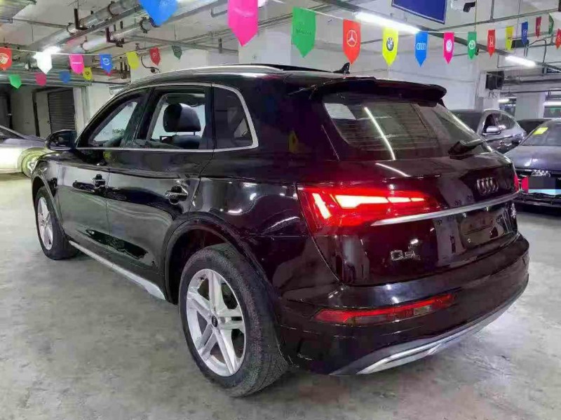 成都22年奥迪Q57