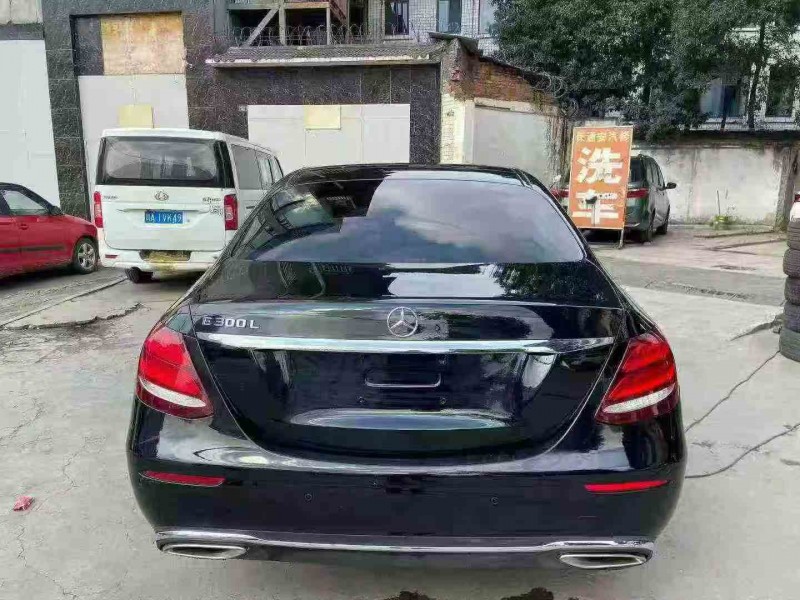 成都20年奔驰E9
