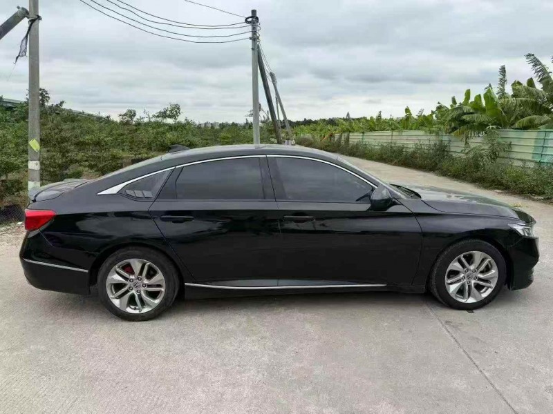 佛山21年本田雅阁8