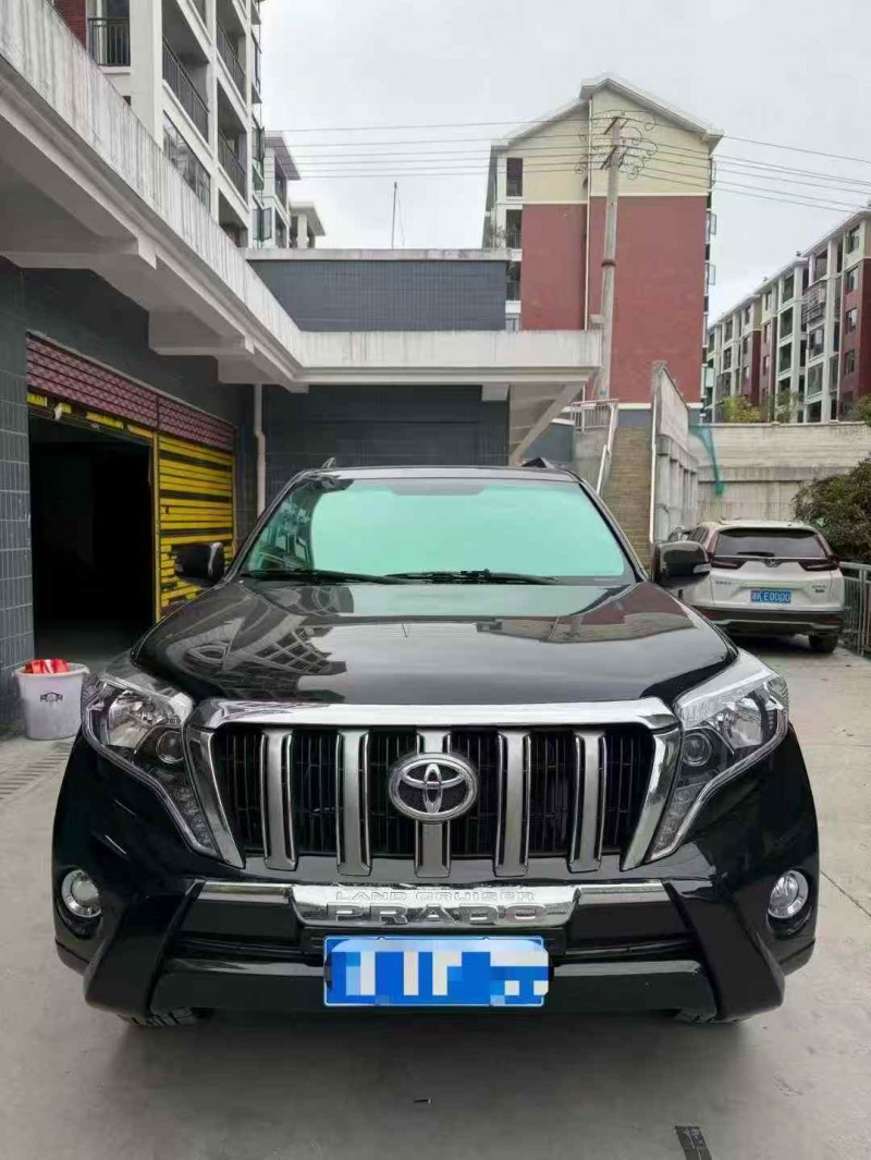 桂林10年丰田普拉多1