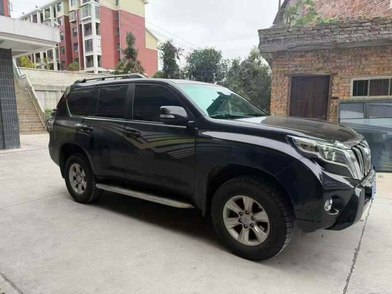 桂林10年丰田普拉多3