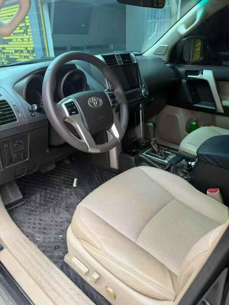 桂林10年丰田普拉多4