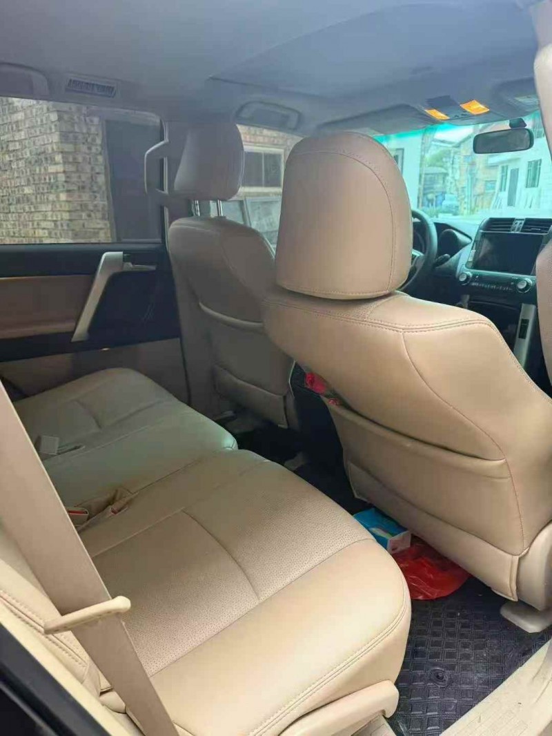 桂林10年丰田普拉多6