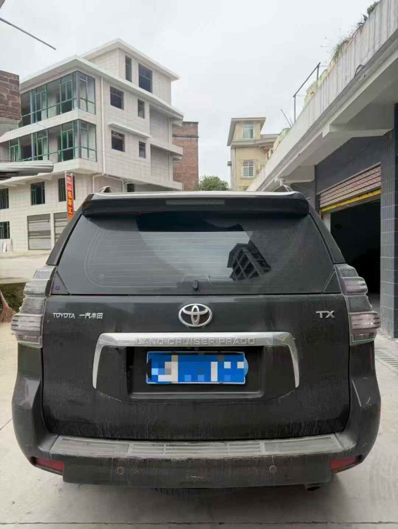 桂林10年丰田普拉多8