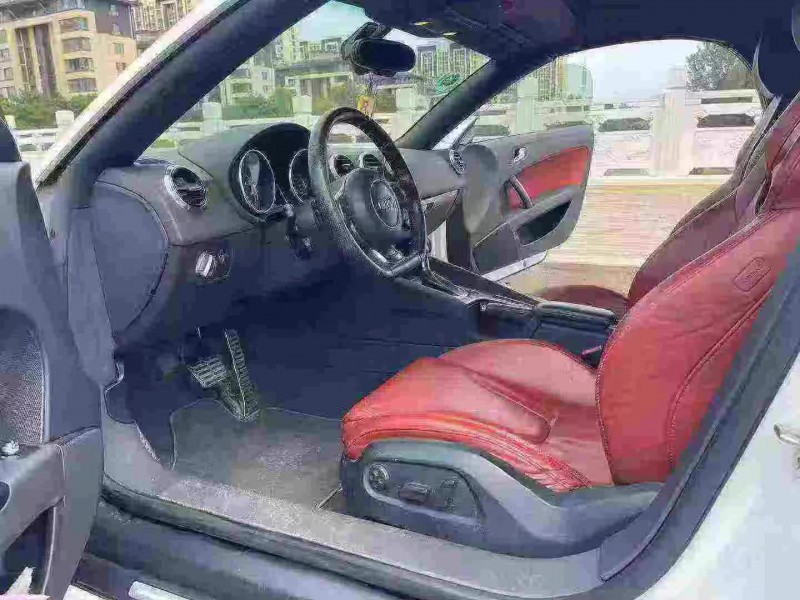 济宁13年奥迪TT6