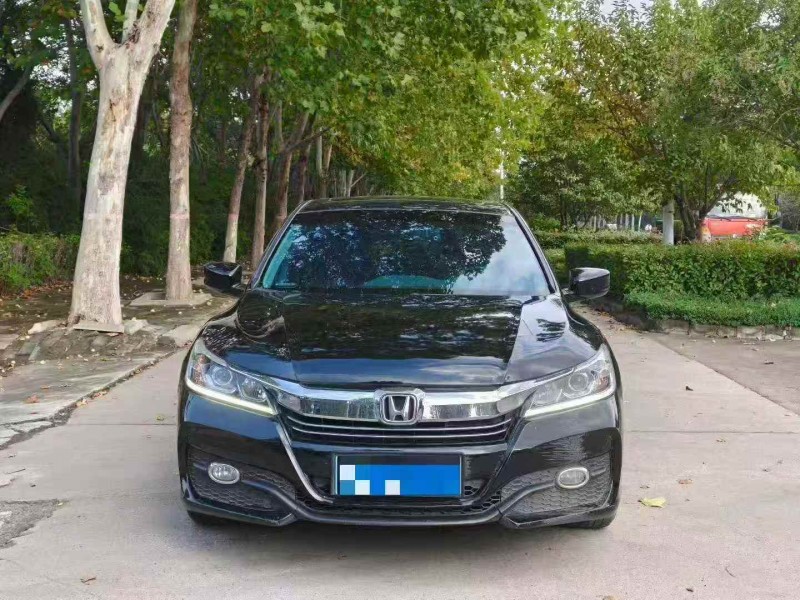 洛阳17年本田雅阁1