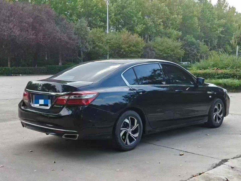 洛阳17年本田雅阁7