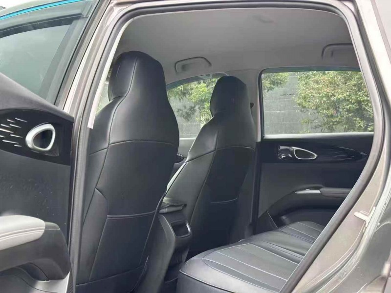 常德25年吉利银河6