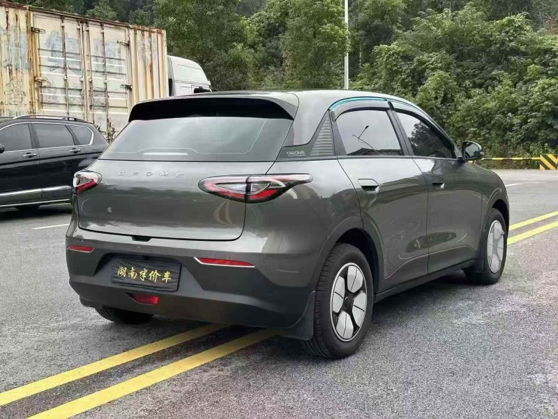 常德25年吉利银河7