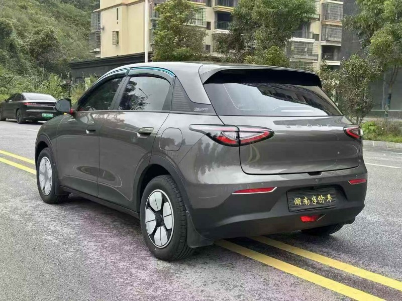 常德25年吉利银河8