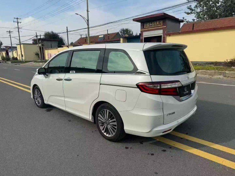 济宁18年本田奥德赛8