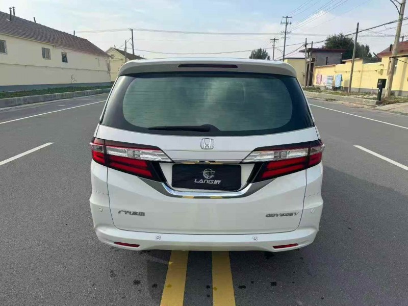 济宁18年本田奥德赛9