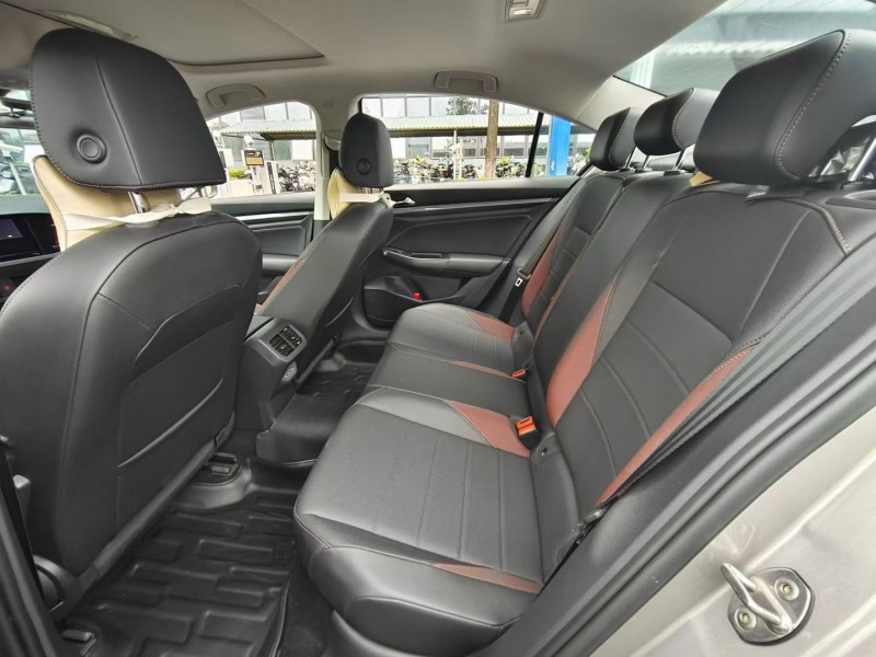 东莞22年大众宝来6