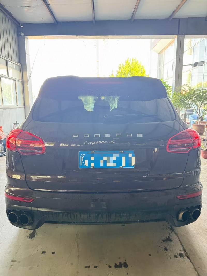 临沂15年保时捷卡宴9