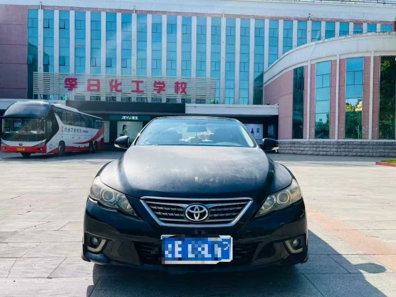 枣庄13年丰田锐志1