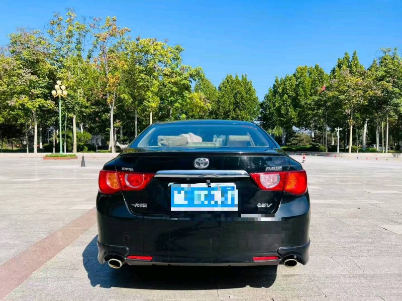 枣庄13年丰田锐志9