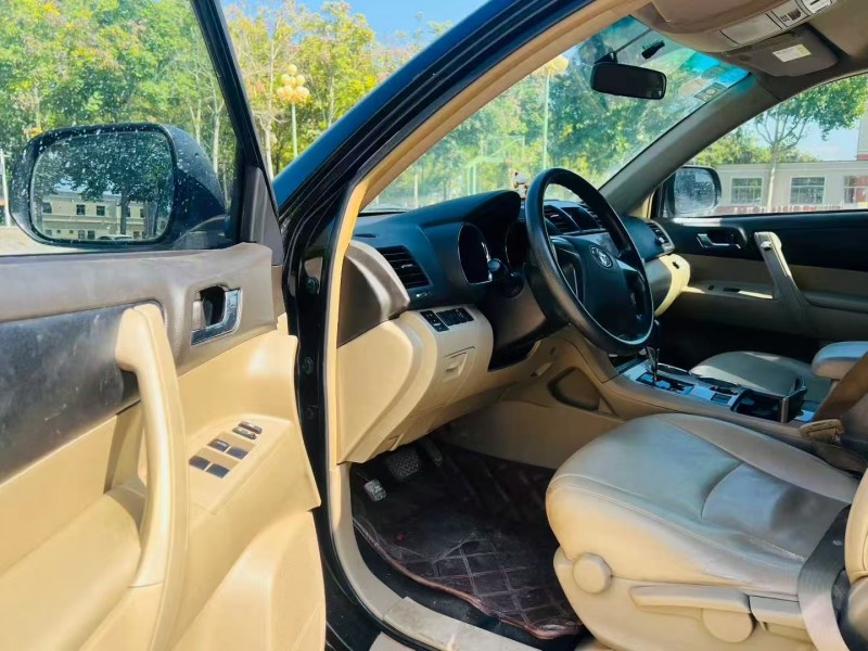 东营15年丰田汉兰达4