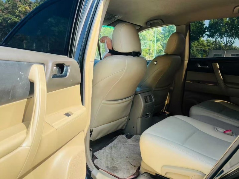 东营15年丰田汉兰达6