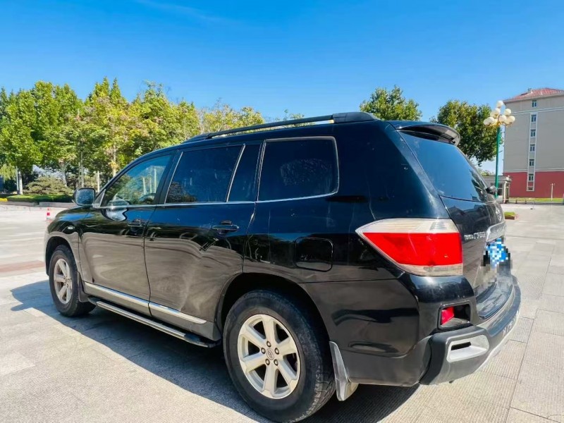 东营15年丰田汉兰达7