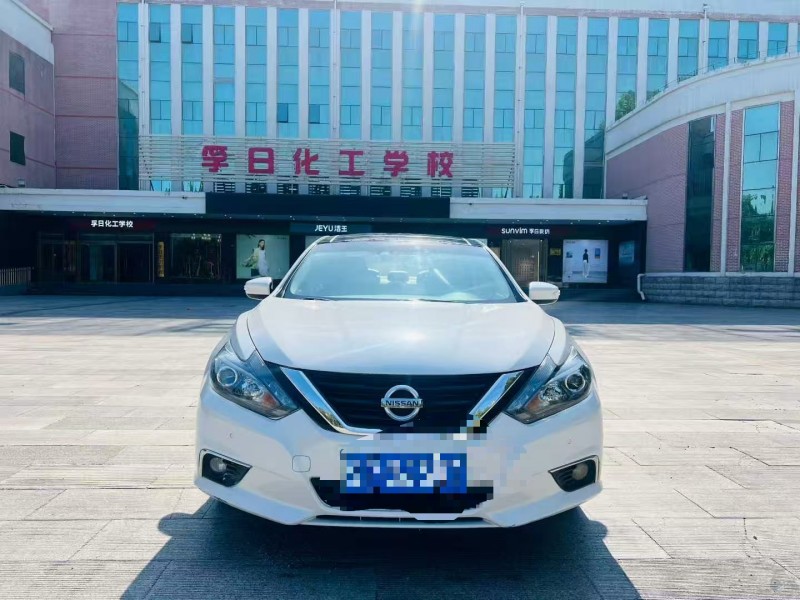 潍坊17年日产天籁1