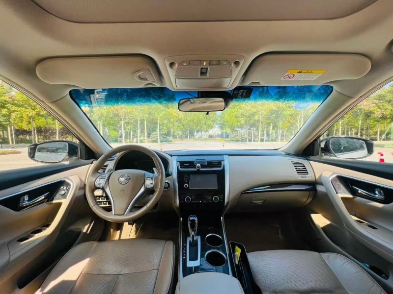 潍坊17年日产天籁5