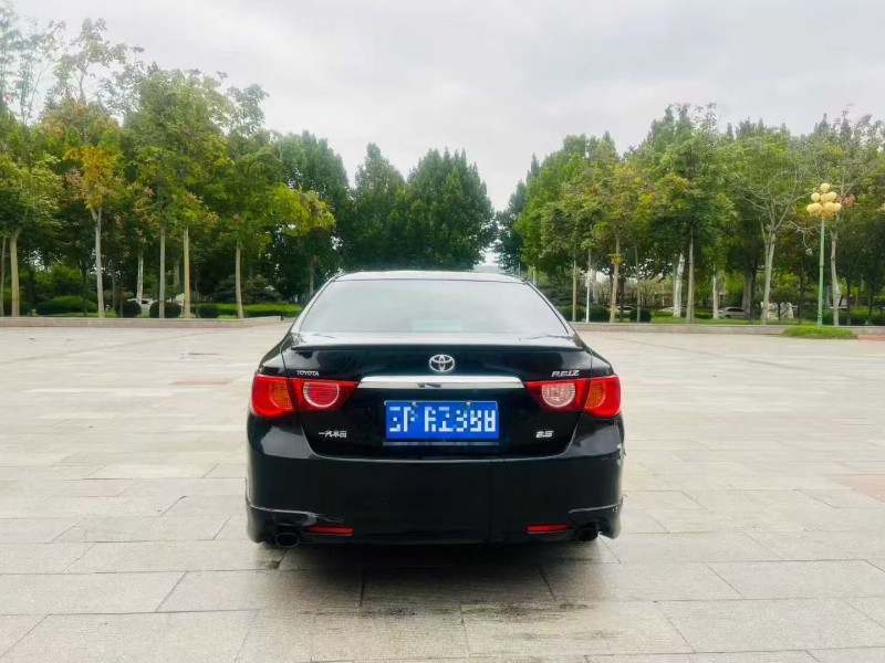 东营12年丰田锐志8