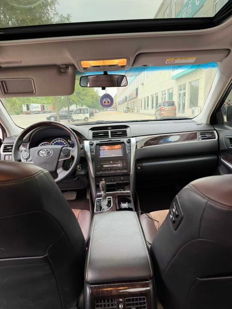 东营16年丰田凯美瑞5