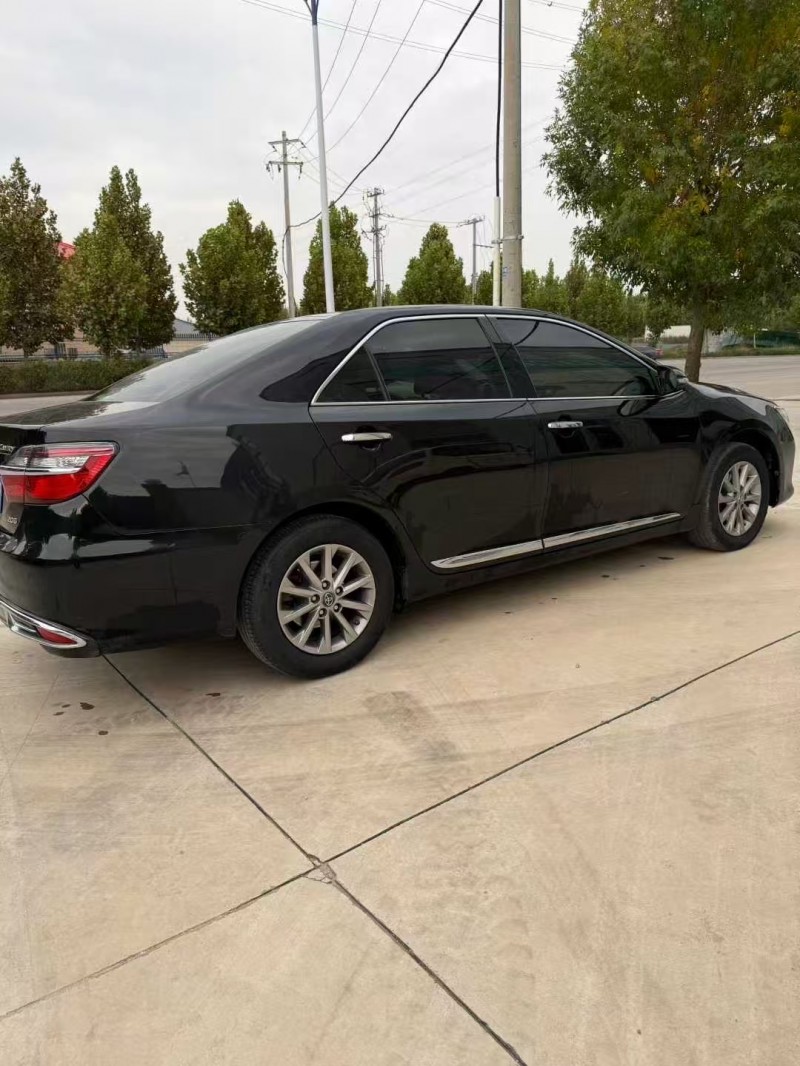 东营16年丰田凯美瑞8