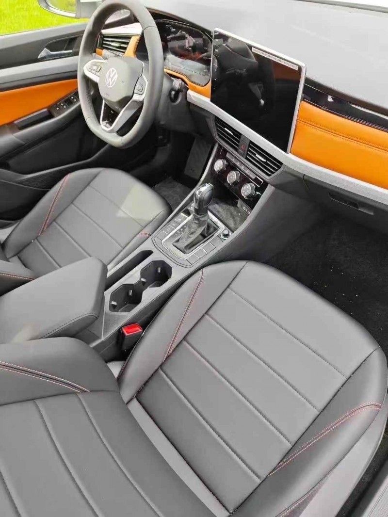 青岛25年大众宝来5