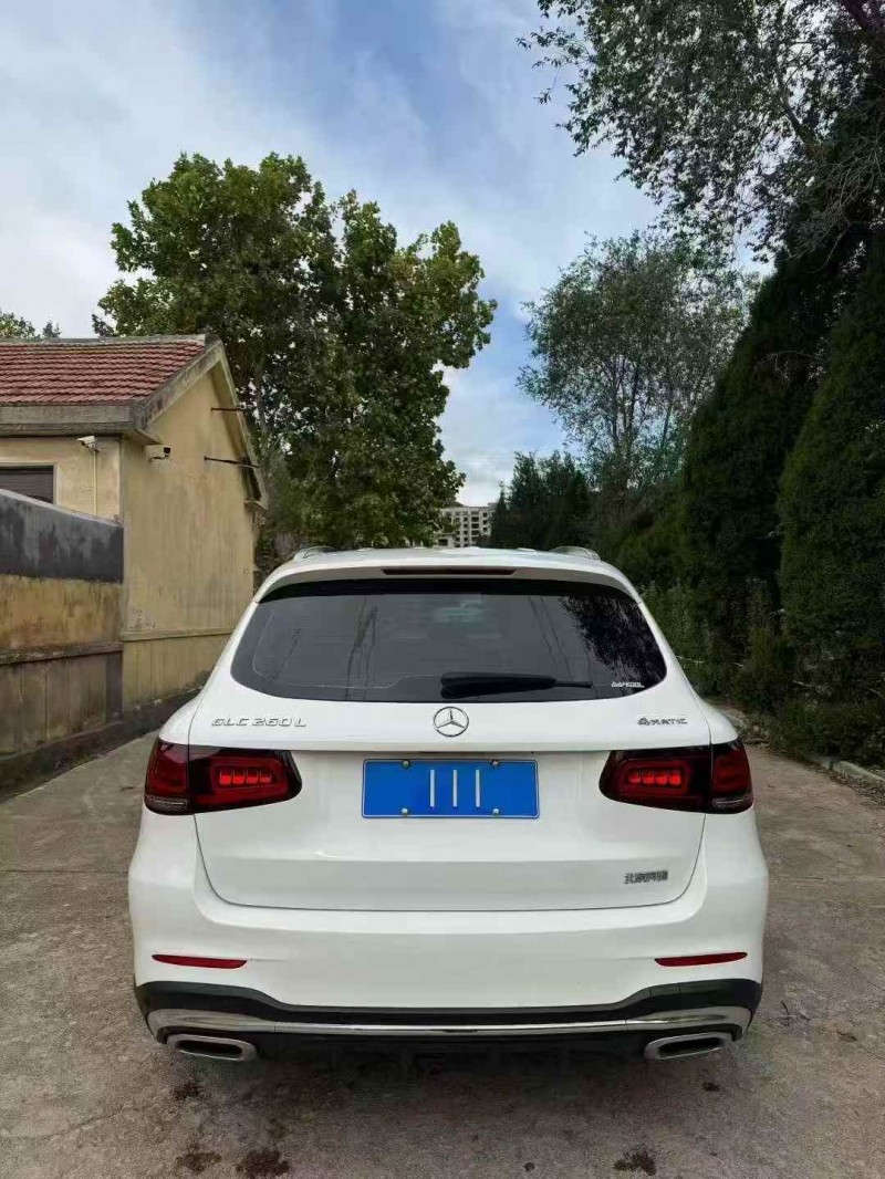 东营22年奔驰GLC9
