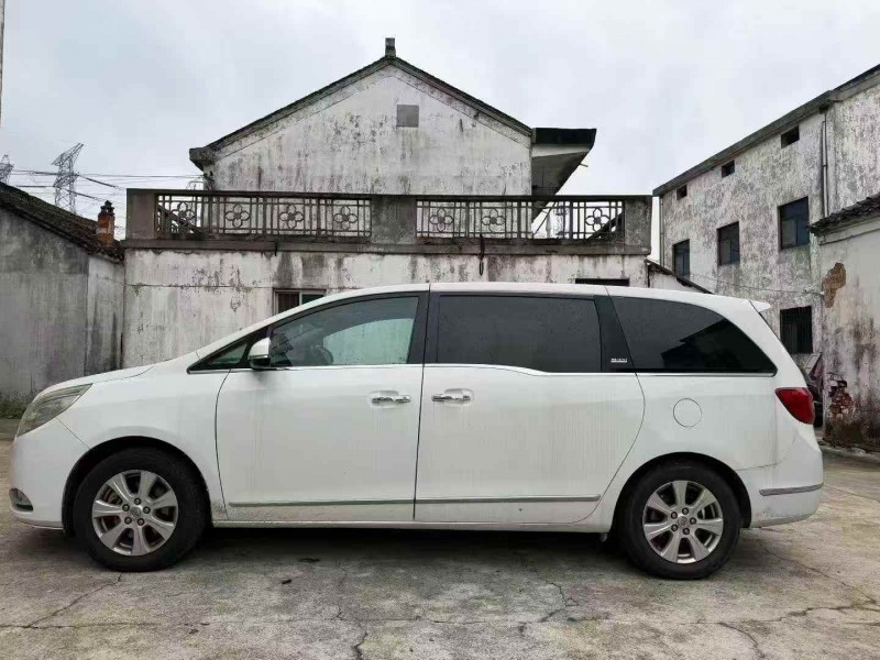 徐州16年别克GL82