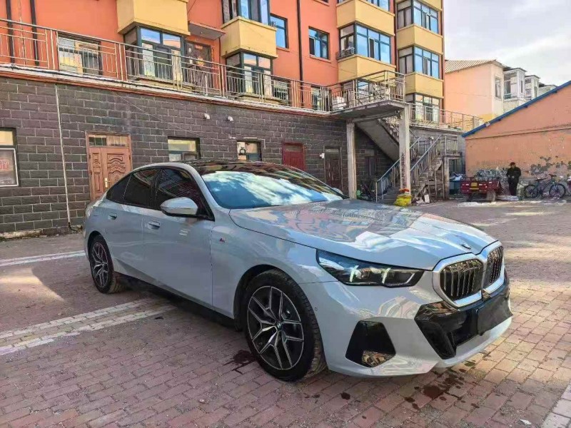 鸡西25年宝马5系3