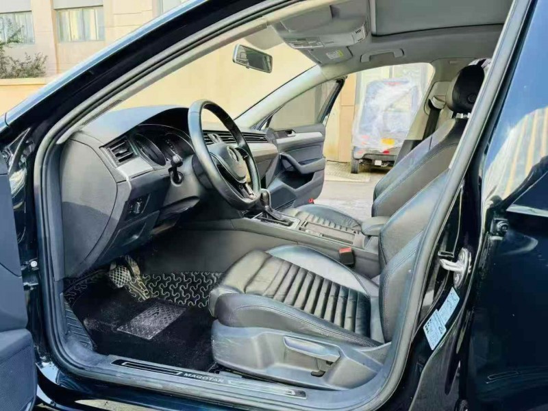 青岛17年大众迈腾4