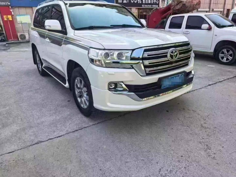 青岛17年丰田兰德酷路泽2