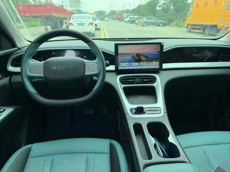 渭南25年吉利银河5