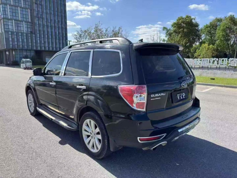 常州13年斯巴鲁森林人8