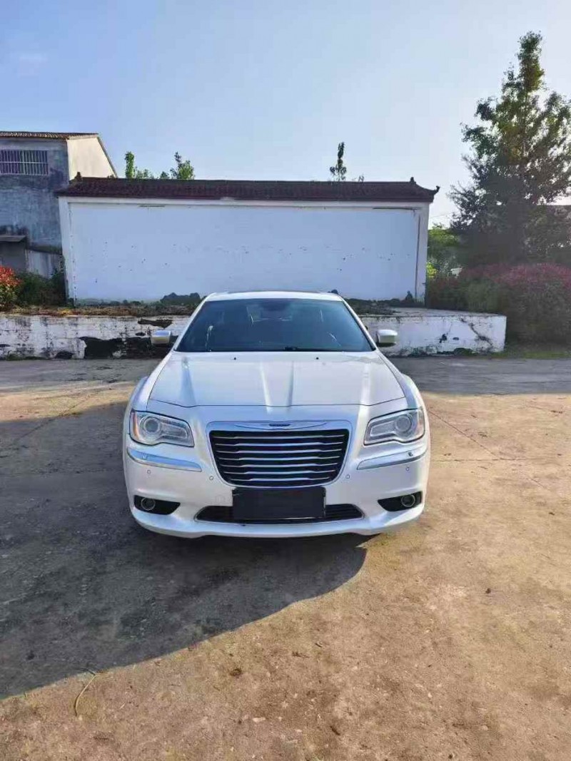 南通16年克莱斯勒300C1