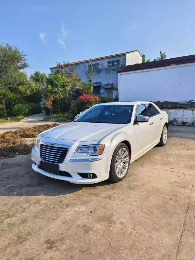 南通16年克莱斯勒300C2