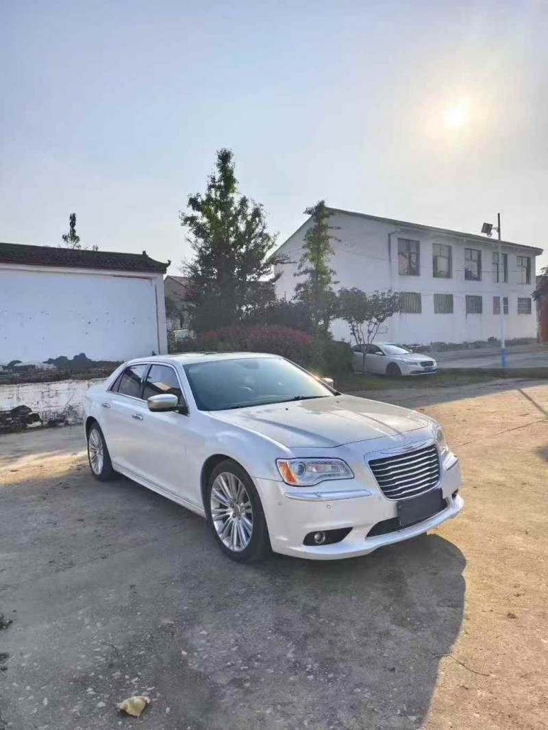 南通16年克莱斯勒300C3