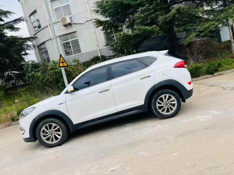 青岛17年现代途胜3