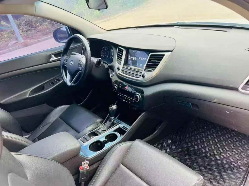 青岛17年现代途胜7