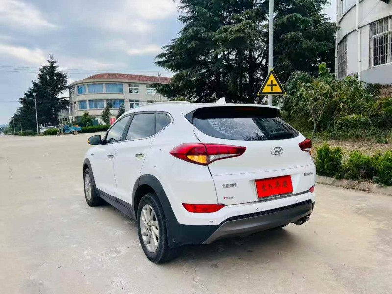 青岛17年现代途胜9