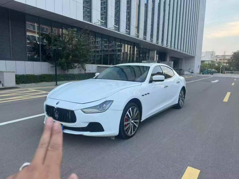 济宁16年玛莎拉蒂Ghibli2