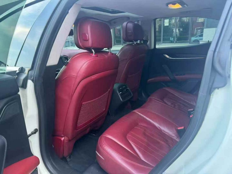 济宁16年玛莎拉蒂Ghibli8